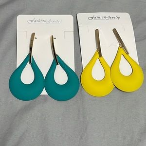 Vintage dangle colored earrings (set of 2)